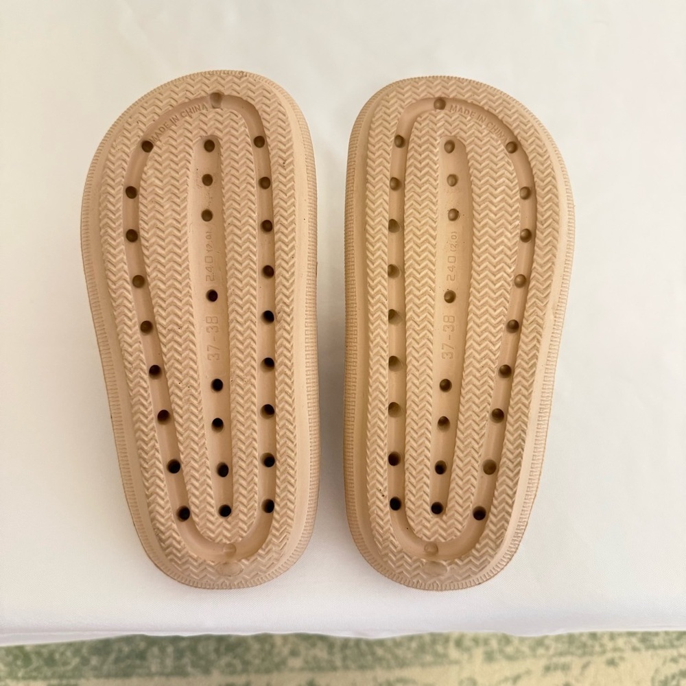 Tan Sandals with Adjustable Straps - Picture 3 of 4